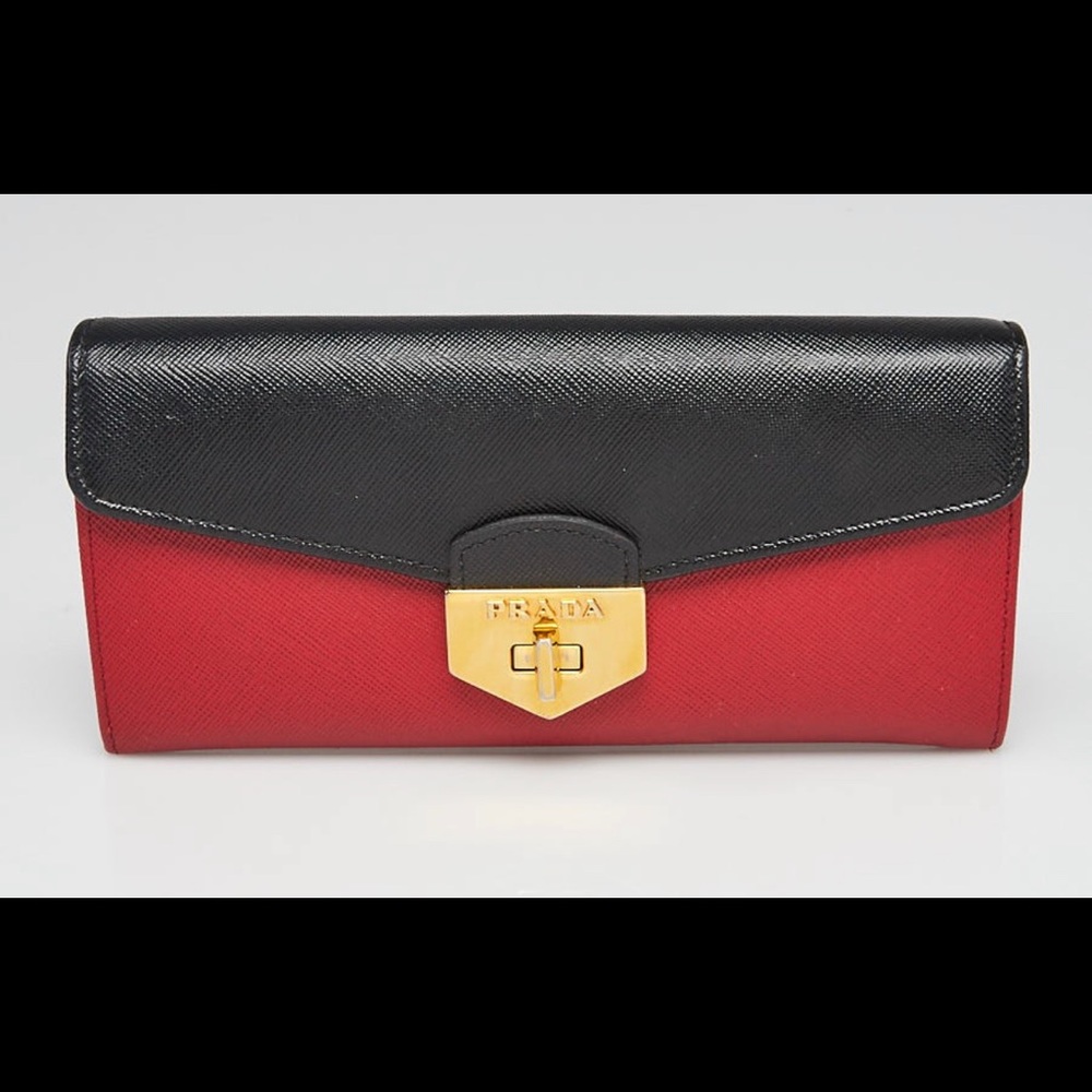 Preloved PRADA Saffiano Leather Wallet